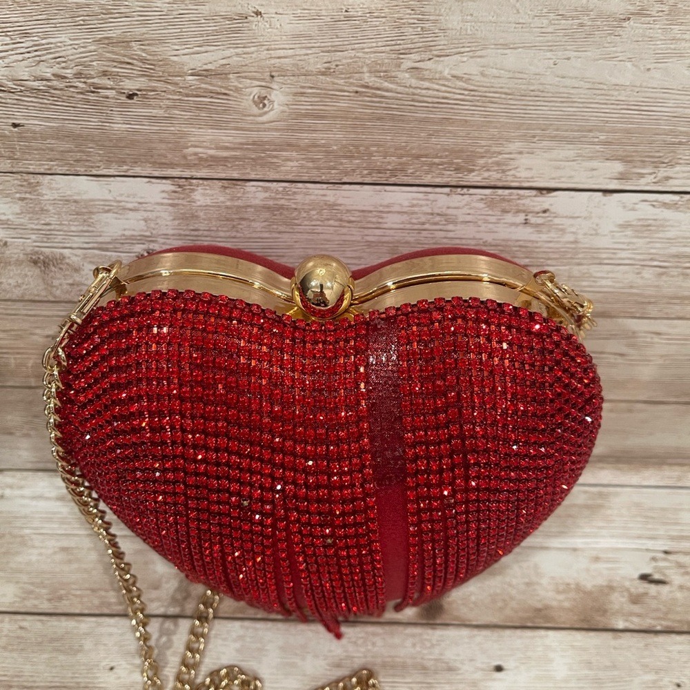 Aqua Beaded Red Heart Clutch with Gold Chain NWOT - Picture 4 of 7